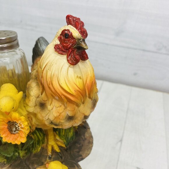 DWK 2010 Animal Hen Rooster & Chick Resin Holder w Salt And Pepper Shaker Set 3 - Picture 14 of 16
